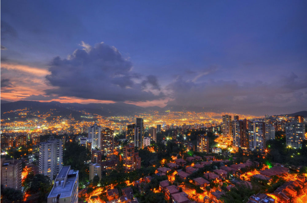 Medellín de noche